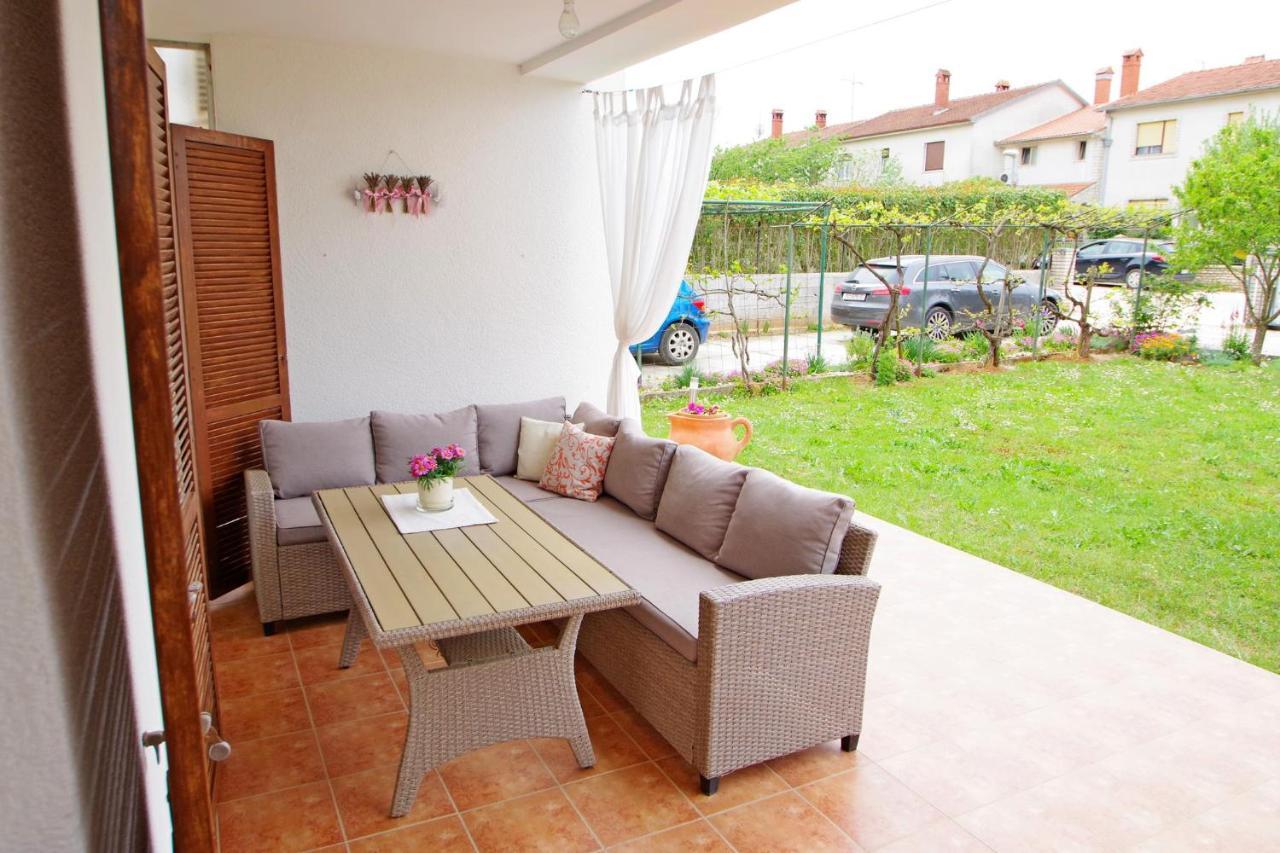 Apartment Suzi Valdebek Pula Exterior foto