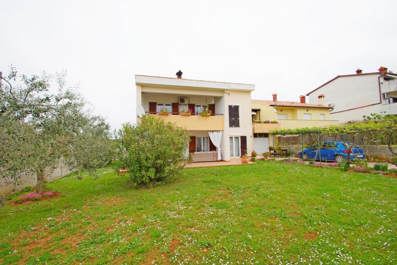Apartment Suzi Valdebek Pula Exterior foto